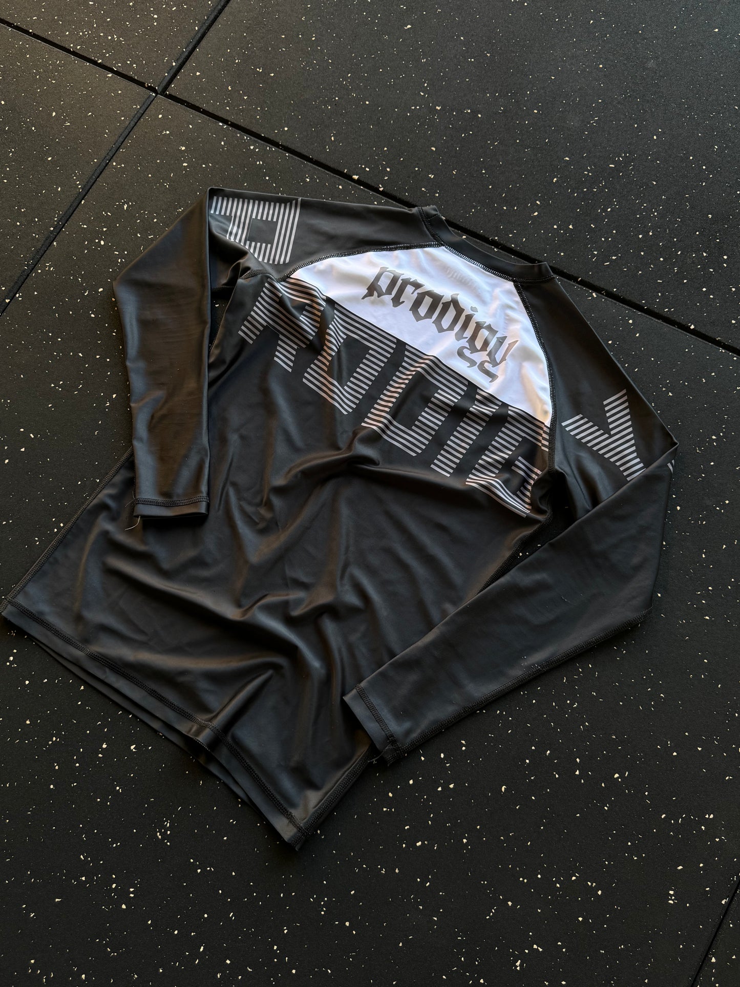 'Stealth' Prodigy Long-Sleeve Rashgaurd