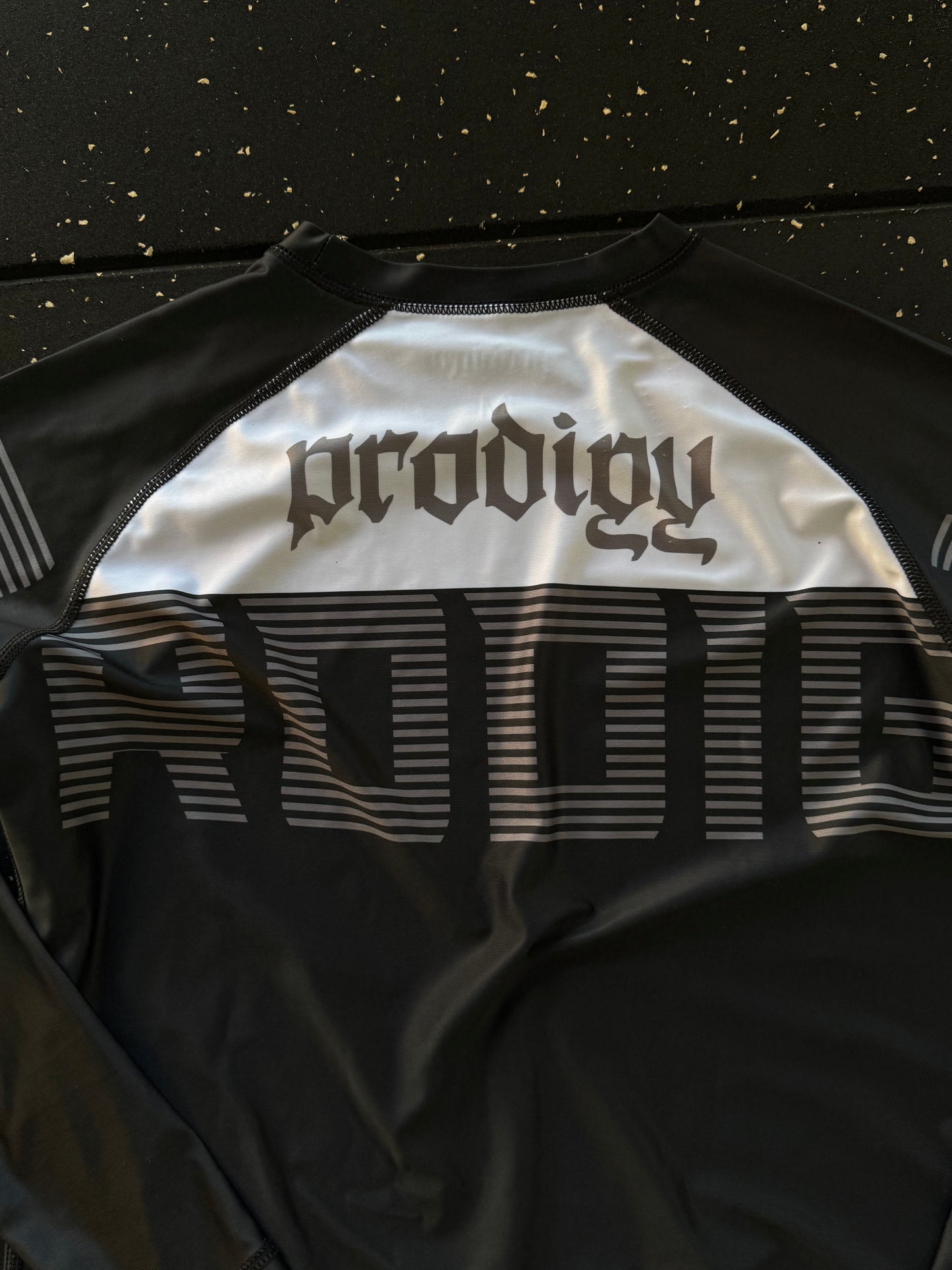 'Stealth' Prodigy Long-Sleeve Rashgaurd