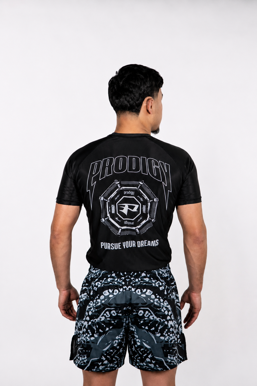 'Pursuit' Rash Guard