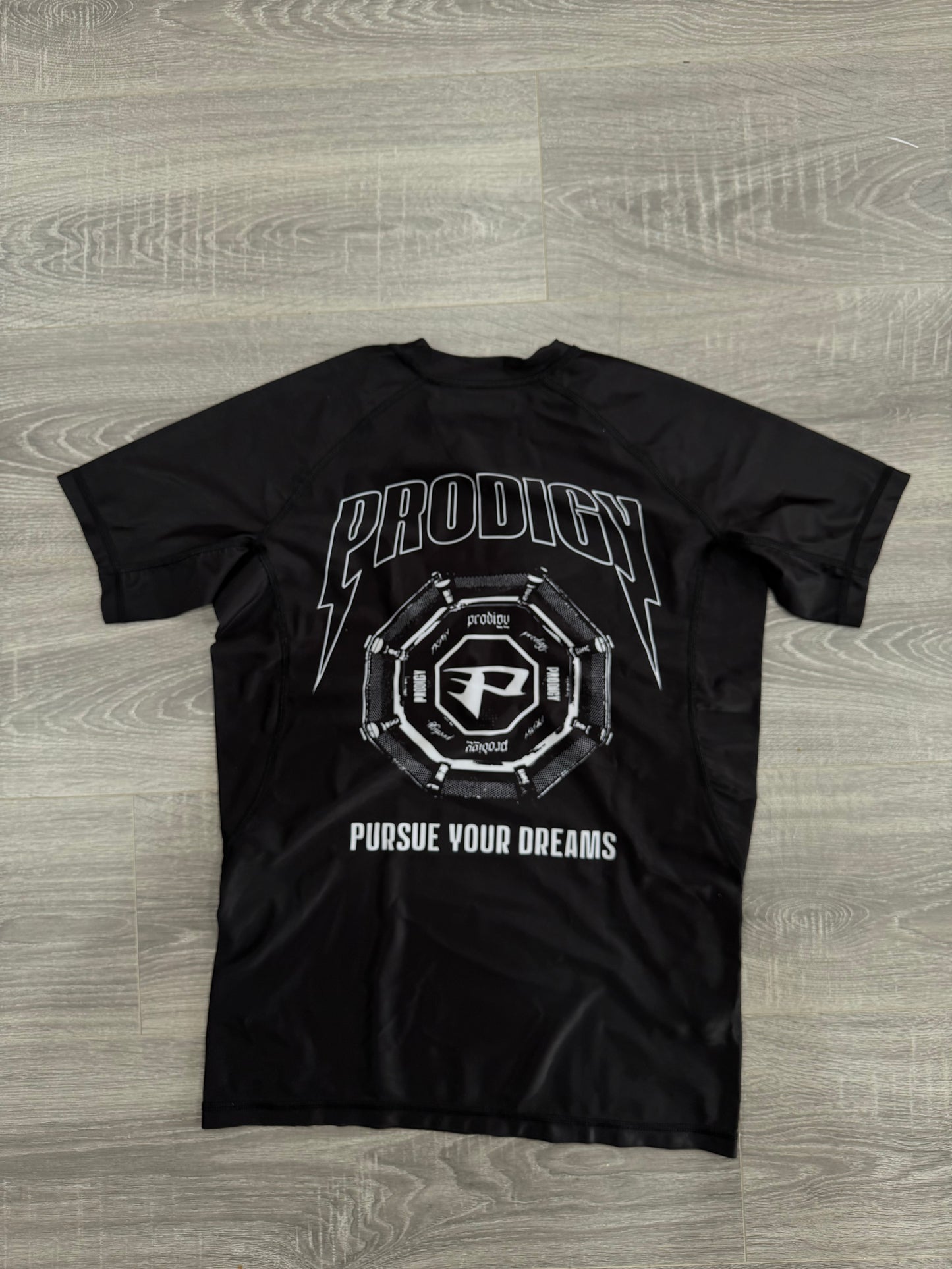 'Pursuit' Short Sleeve Rash Guard