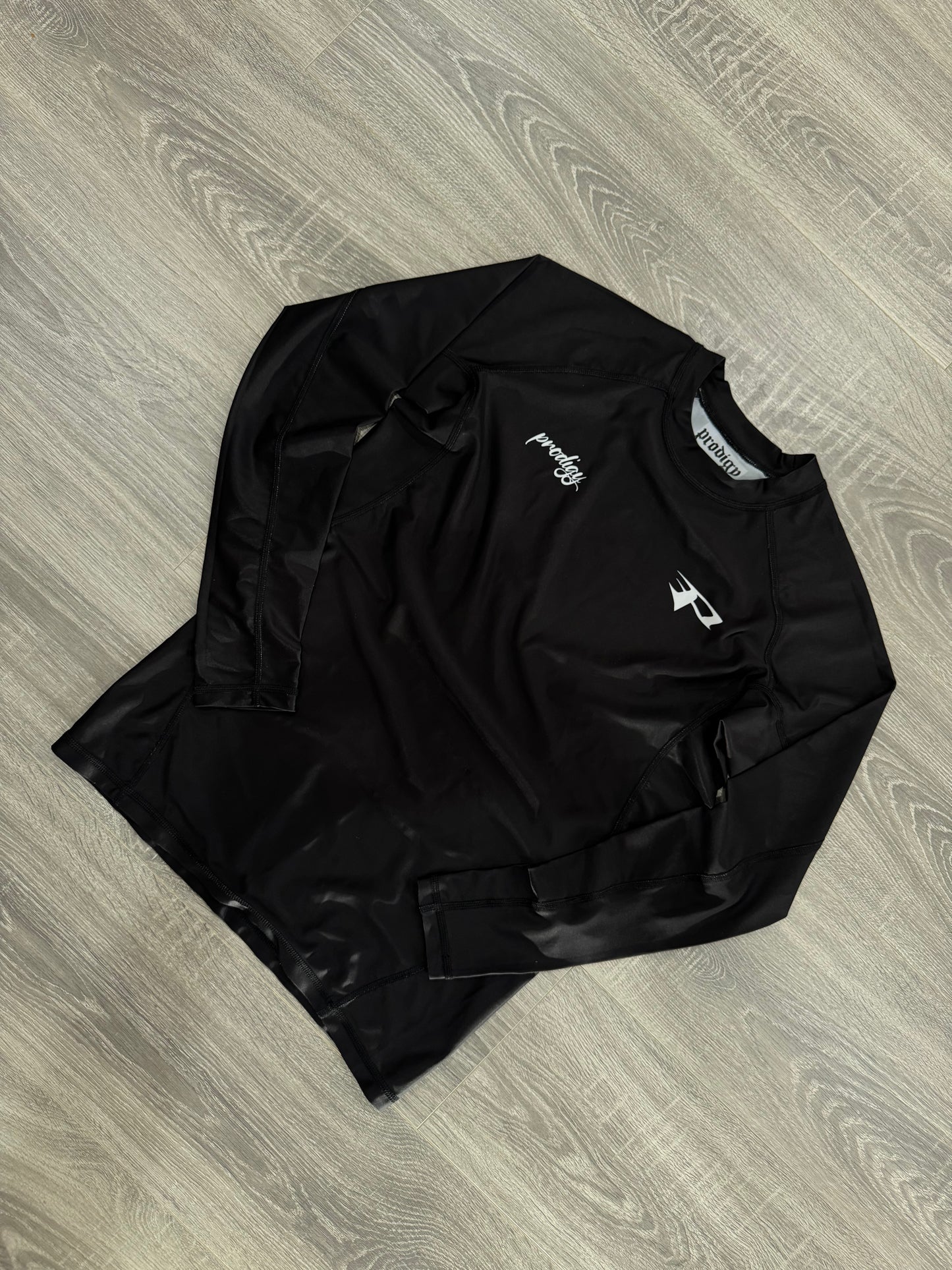 'Pursuit' Long Sleeve Rash Guard