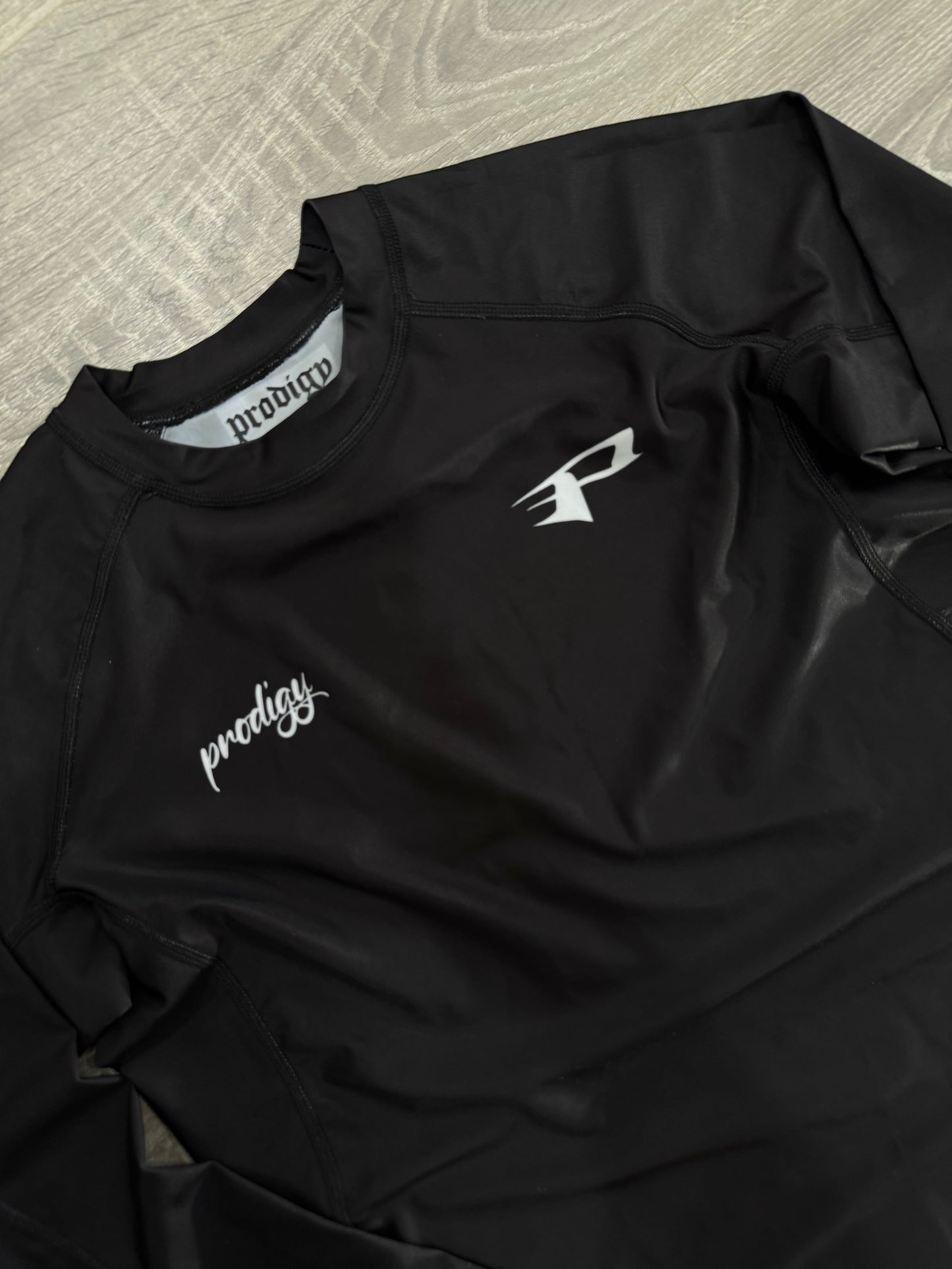 'Pursuit' Long Sleeve Rash Guard