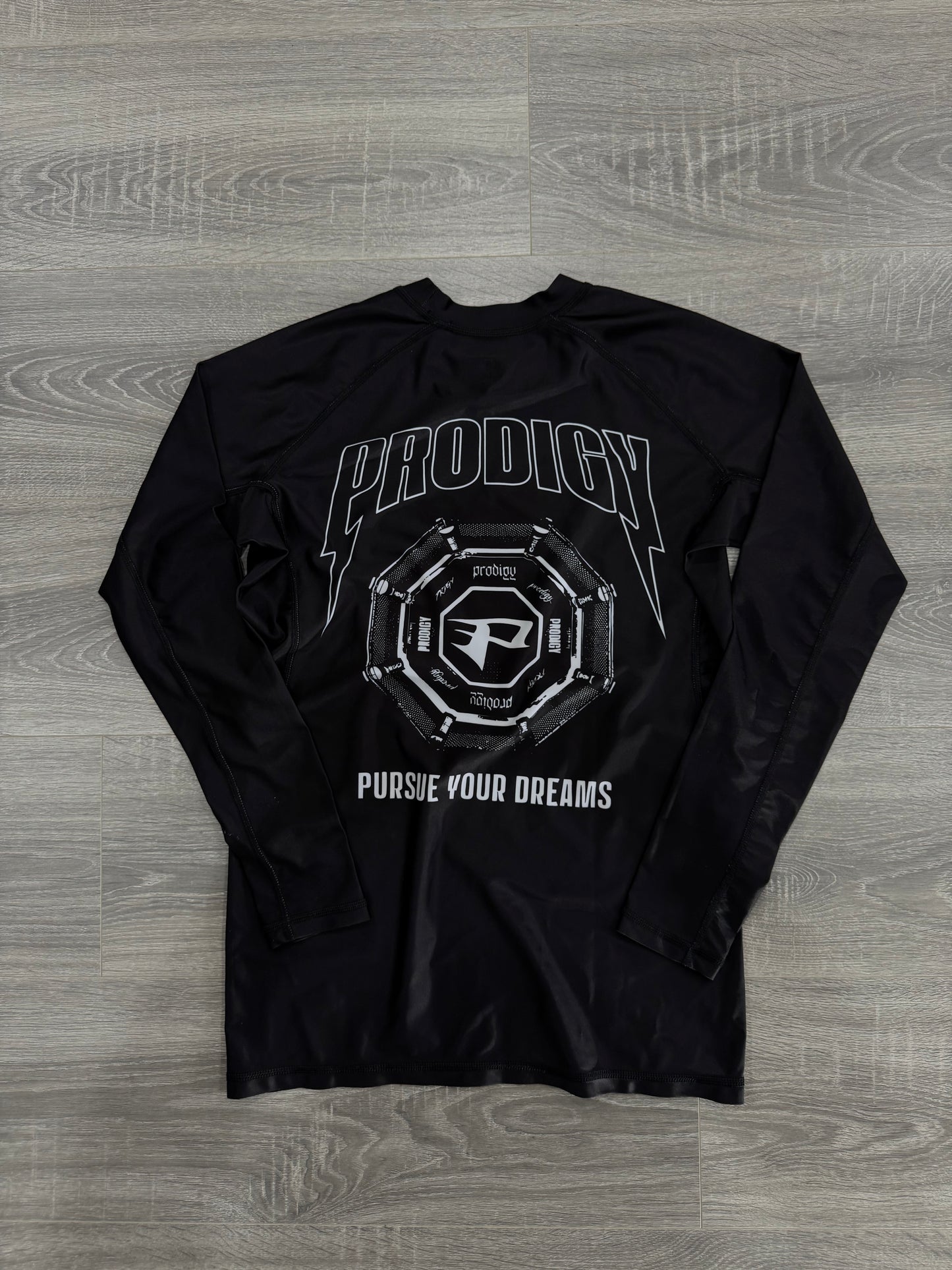 'Pursuit' Long Sleeve Rash Guard